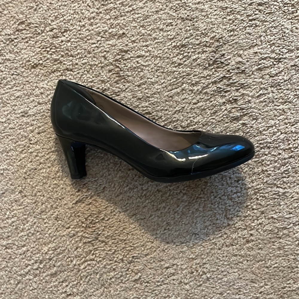 Black heels - Picture 2 of 3